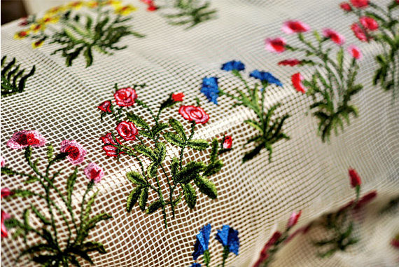 Floral Multi Colored Embroidered Net Lace Fabric , Antique Bridal Lace Mesh Cloth