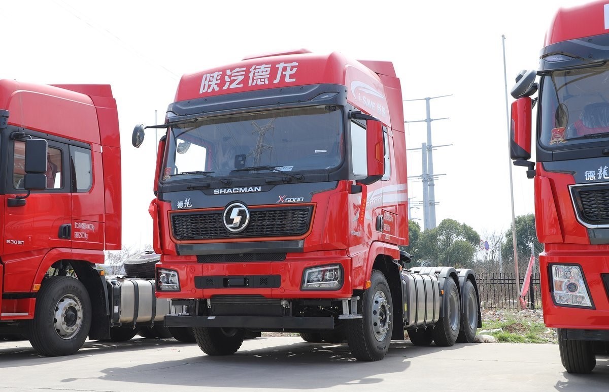 Shacman X5000 6X4 550HP Tractor Head Truck For Middle Asia