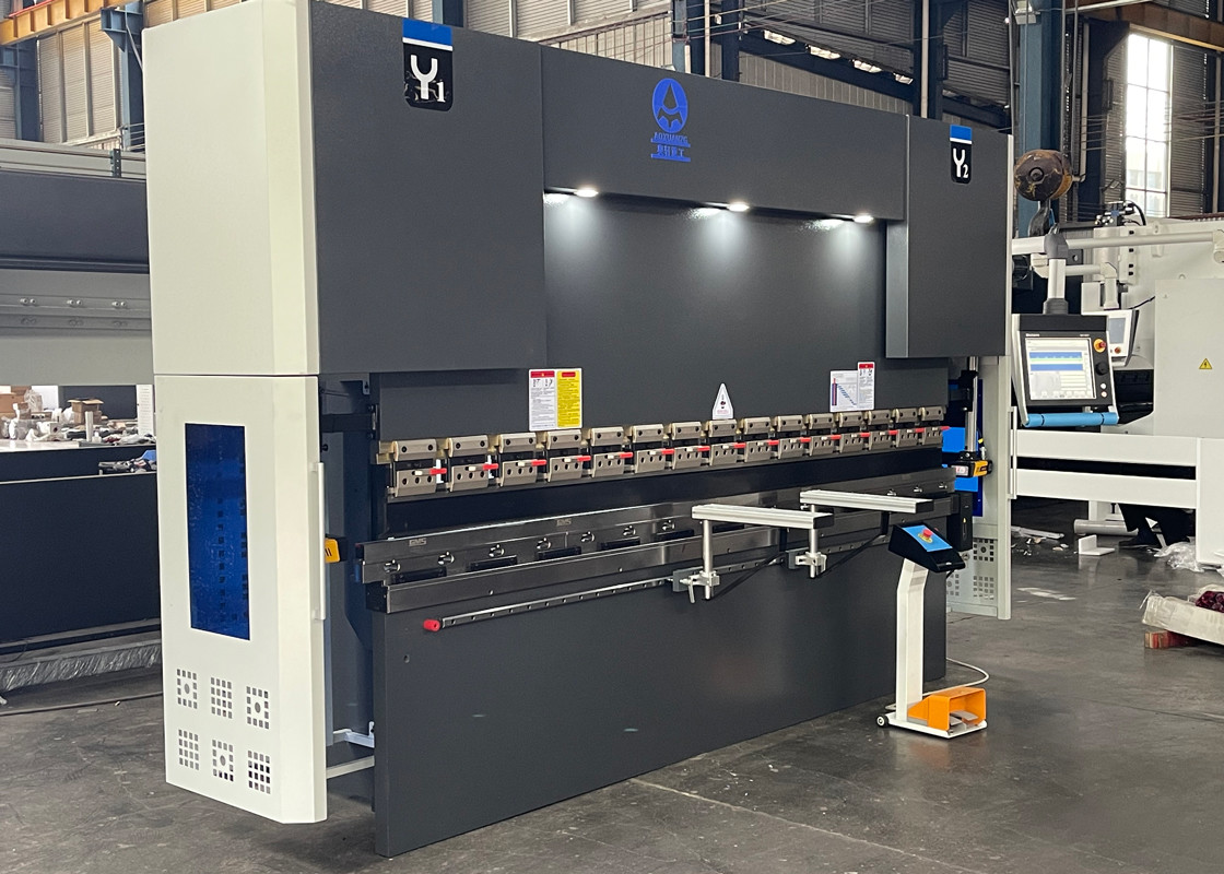 CNC Sheet Bender Hydraulic CNC Press Brake 6+1 Axis DA66T Controller