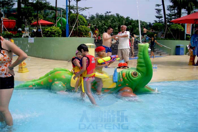 FRP Crocodile Spray Animals Water Spray Games With Seat In The Water Park