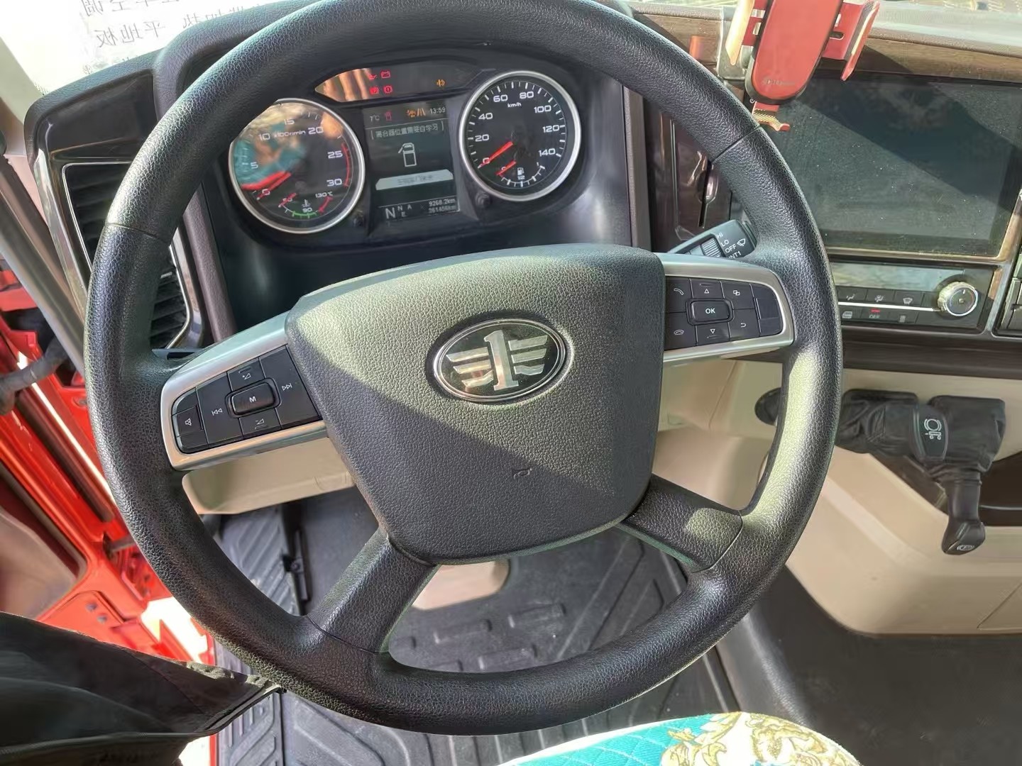 Used Head Trucks With ABS Jiefang Tractor Head JH6 2021 Year 6*4 Drive Mode AT Weichai550hp