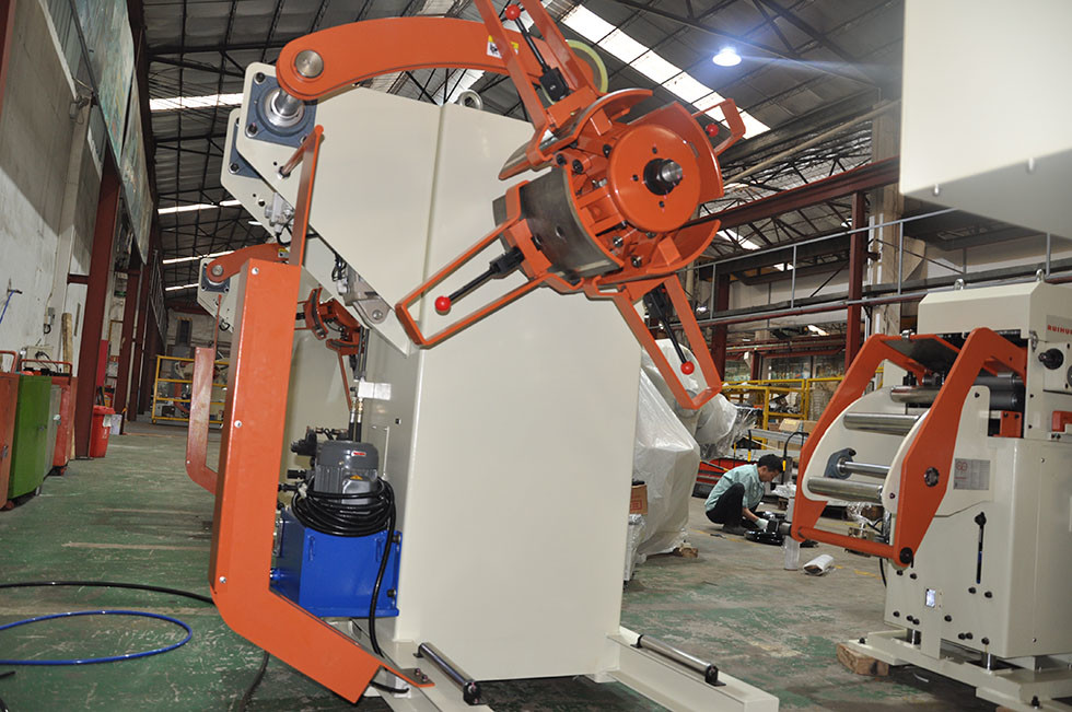 Coil Line Equipment Long Bar Hydrauilc Straightener Feeder Machine Stamping Automated Processing Equipment