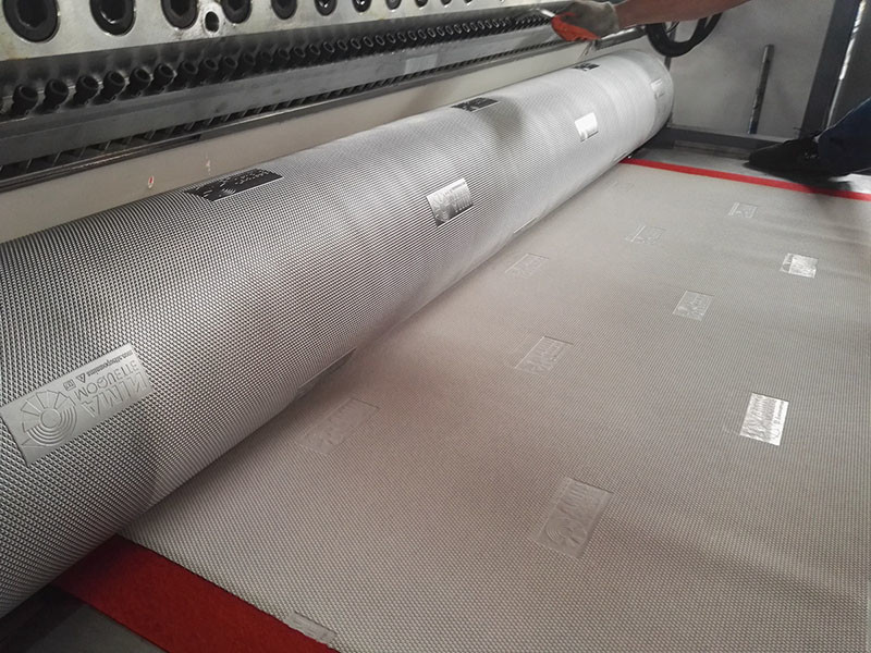 200 - 300Kg/H TPR TPE Carpet Backing Machine CE Yarn Carpet Making Machine ABB Inverter