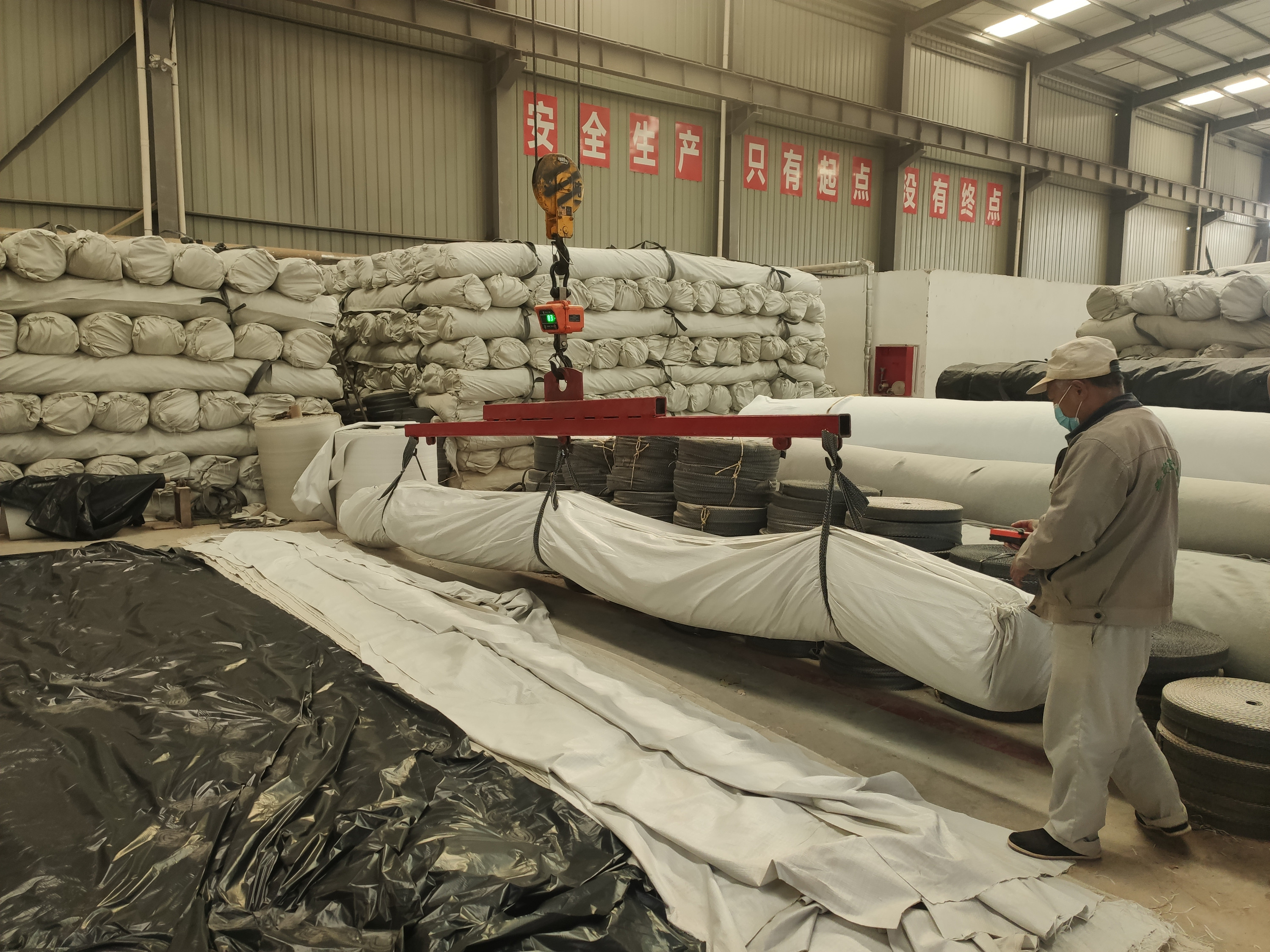 Artificial Lake Landfill Bentonite GCL Clay Liner with 4000-8000G/M2 Tensile Strength