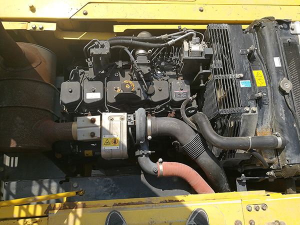 20 Ton Komatsu PC200 Second Hand Excavator with 2000 Working Hours and 0.9CBM Bucket