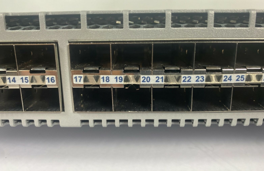 Original Used DCS-7050SX-64-R 48-Port 10G SFP 4-Port 40G QSFP Switch with POE Support