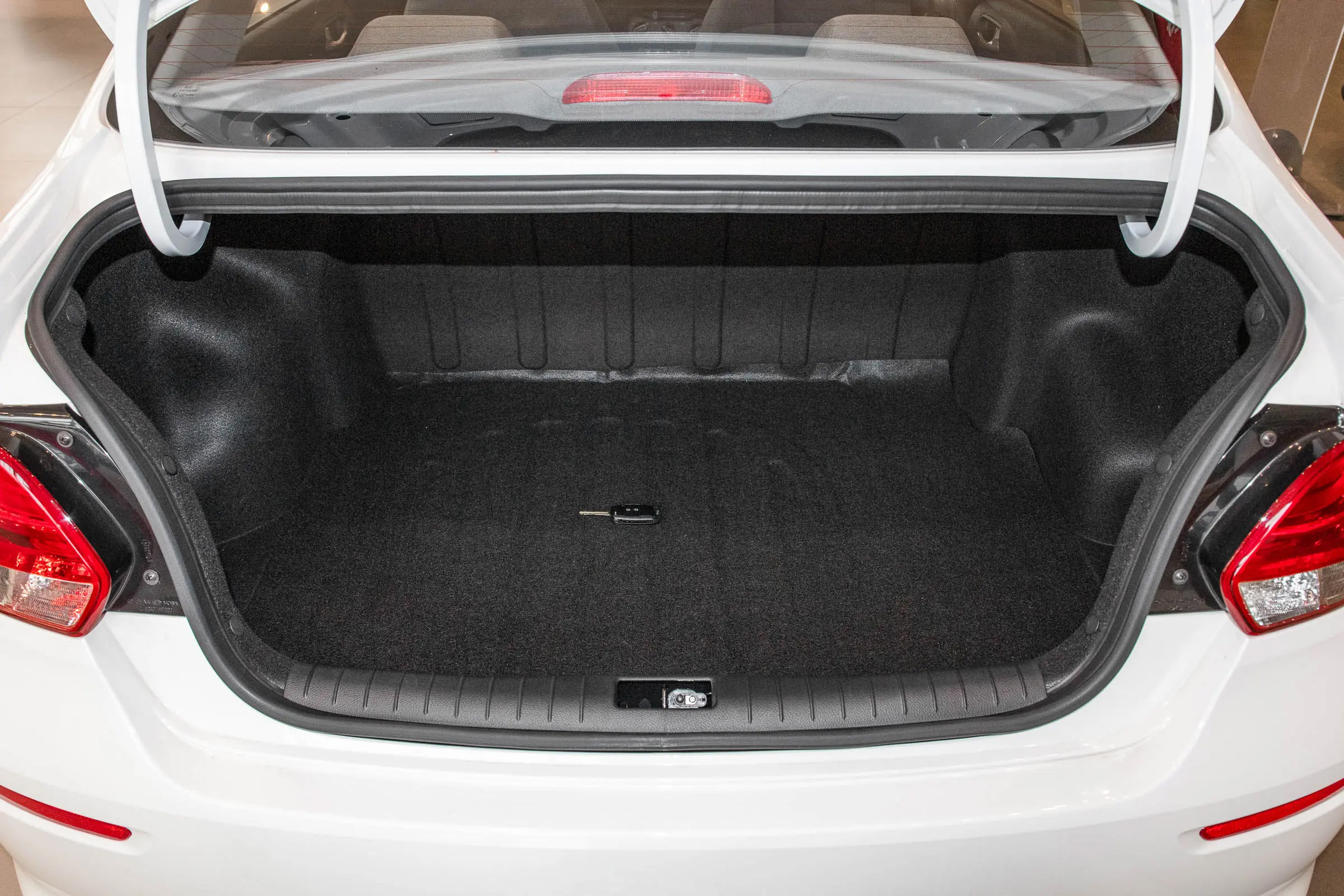 KIA PEGAS 2020 1.4L Automatic Comfortable Sunroof Version Fuel Petrol Sedan Sunroof Comfortable R14 Tire Size Cars