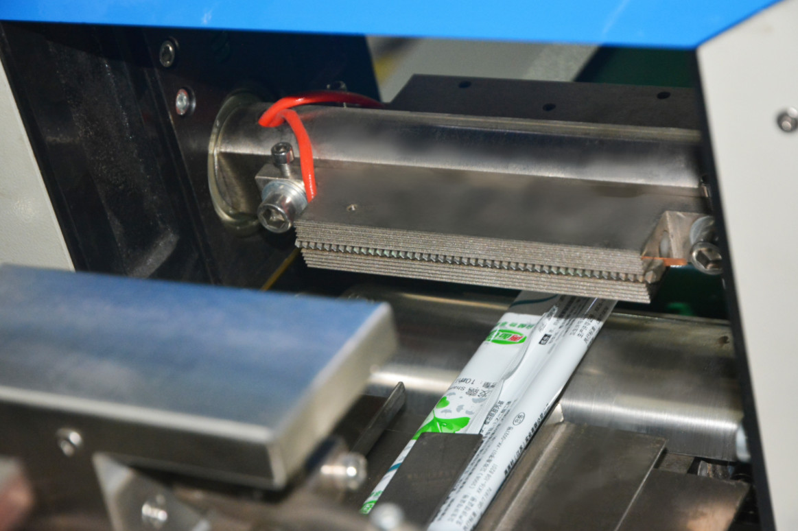 Servo Motor Pillow Sealing Machine Soap Computer Mouse Flow Packing Machine