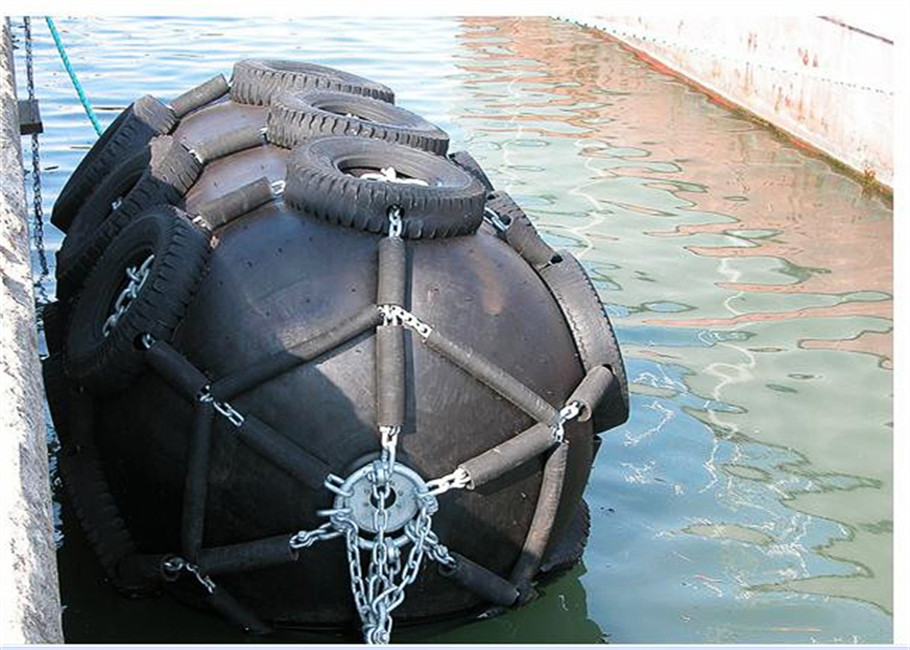 1.0*1.5~1.2*2.0 High Performance Pneumatic Rubber Fender UV Protection