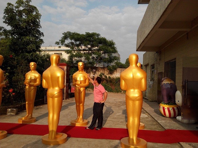 life size 90th Oscar statue/sculpture for sale with golden color fiberglass as event party decoration