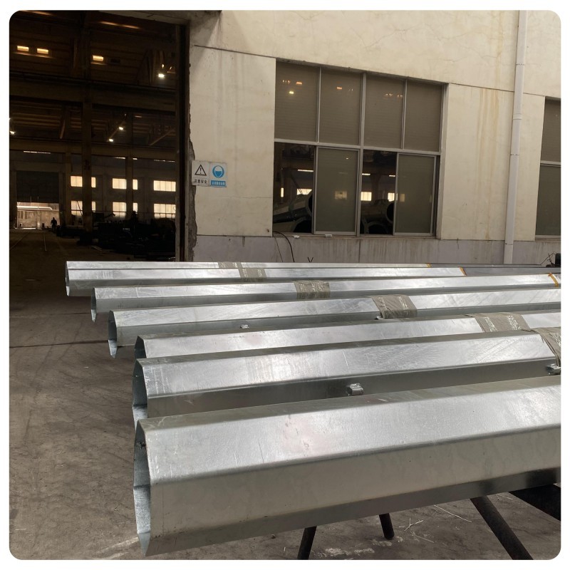 Q235 Or Q345 Electric Galvanized Steel Pole With Climbing Rung