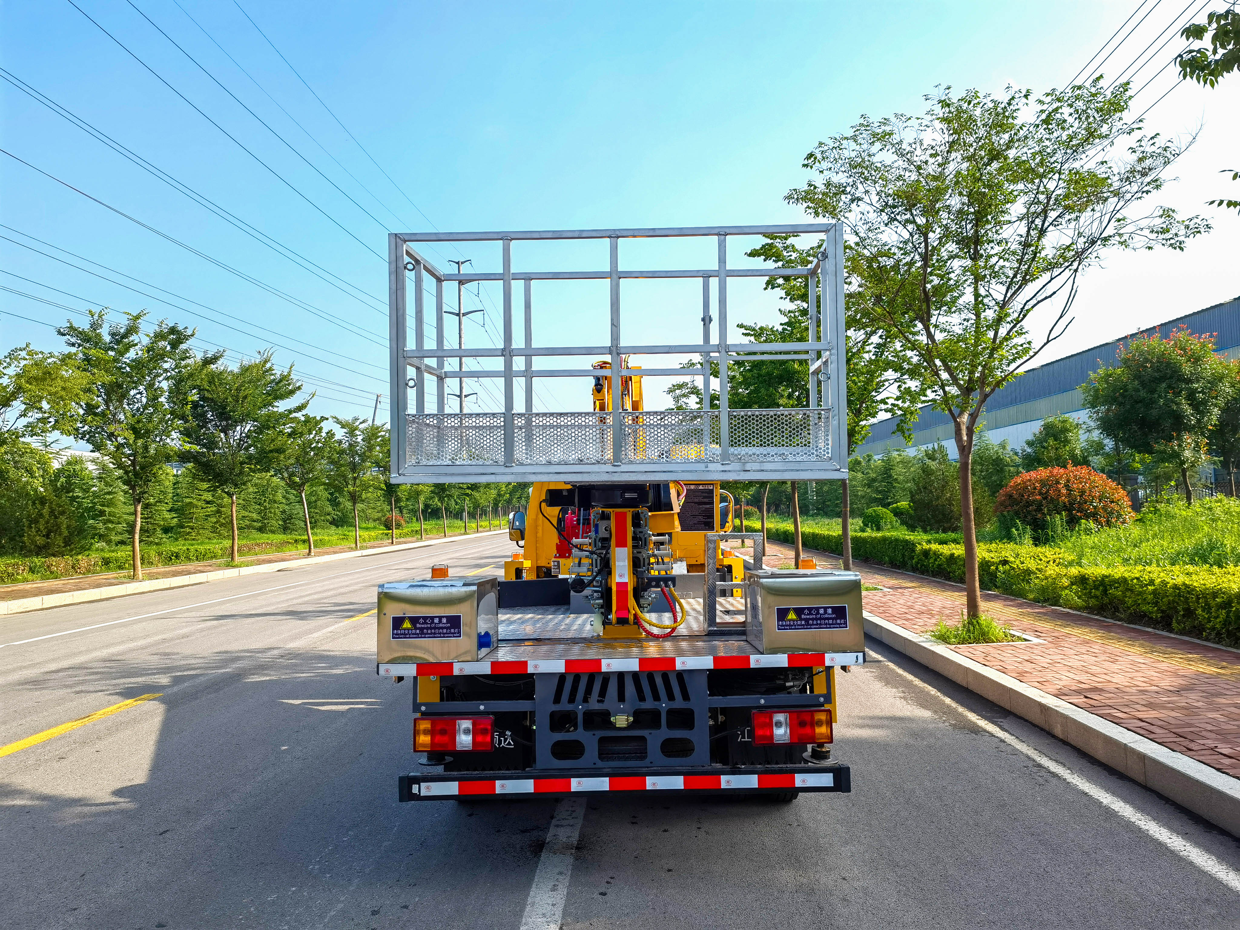 New Type 4*2 6 Wheels 27m Aerial Platform Truck Trucks Aerial Working Truck Price For Sale