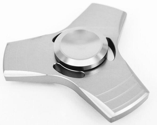 Desk toy spinner aluminium colorful fidget metal tri angle fight edc aluminum spinner with display box 1110