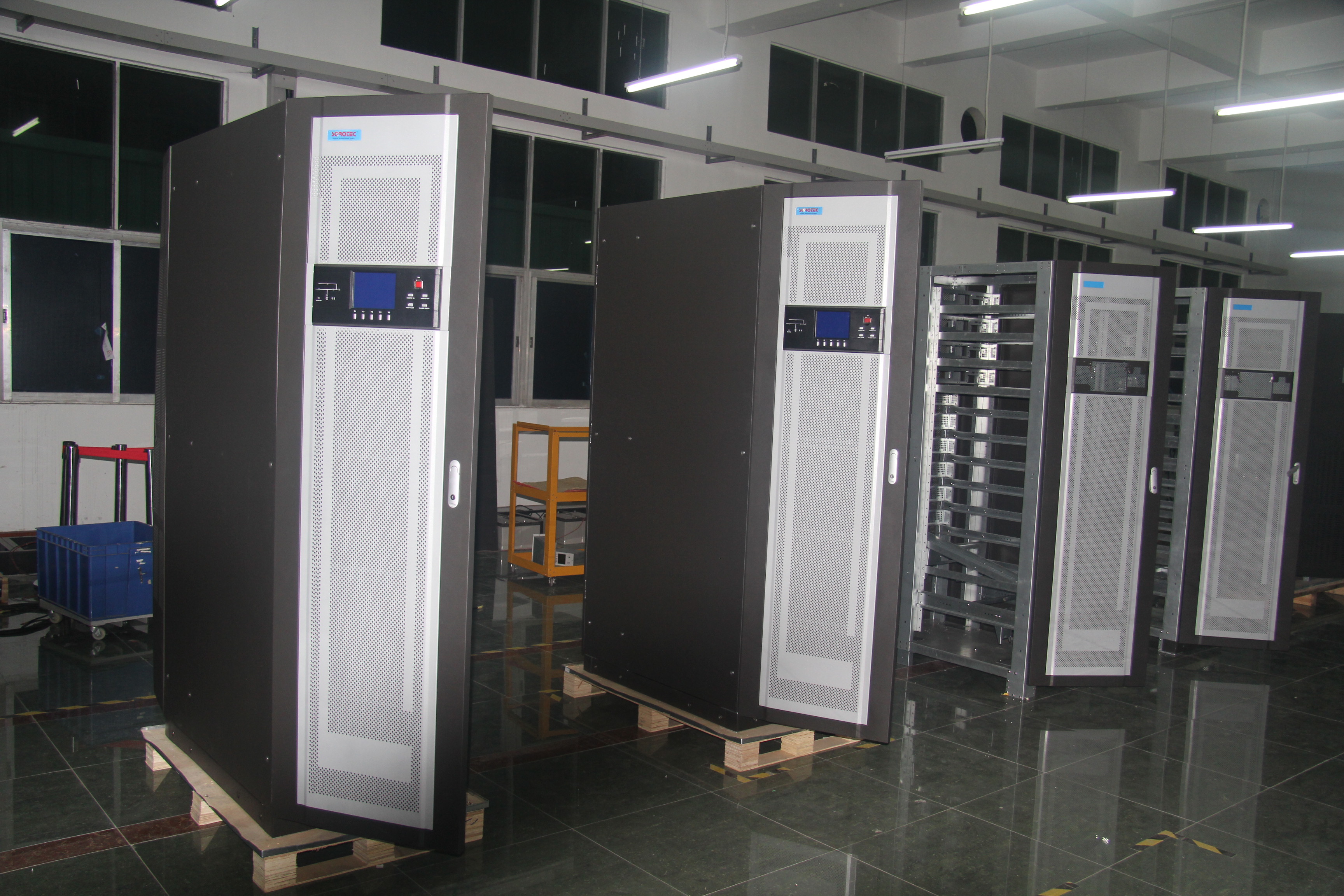 0.9 Power factor Can Display 12 Language Modular UPS 10-300KVA MPS9335C