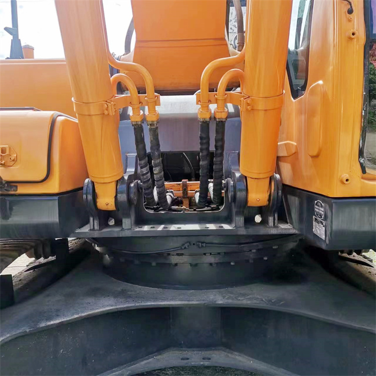 Shanghai Used Hyundai 305LC-9 Excavator with Original Hydraulic Valve and Performance