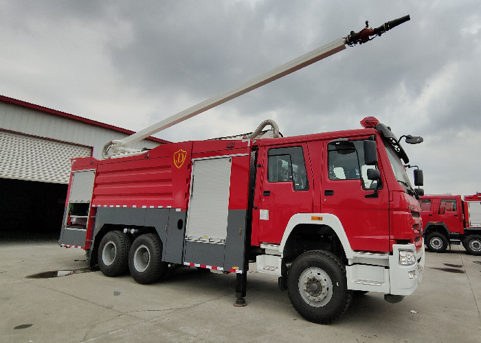 SS304 7800 Liter's Capacity Water Tanker Fire Truck with Chinese Pump