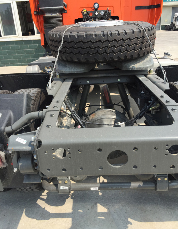 4X2 Heavy International Truck Tractor , High Safety Head Truck Trailer