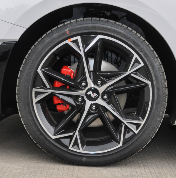 New or Used Car Supplier Hyundai Fiesta/Lafesta Pure Electric 2020 GLX/GLS/DLX Compact Sedan 4 Door 5 Seats 3 Box Car