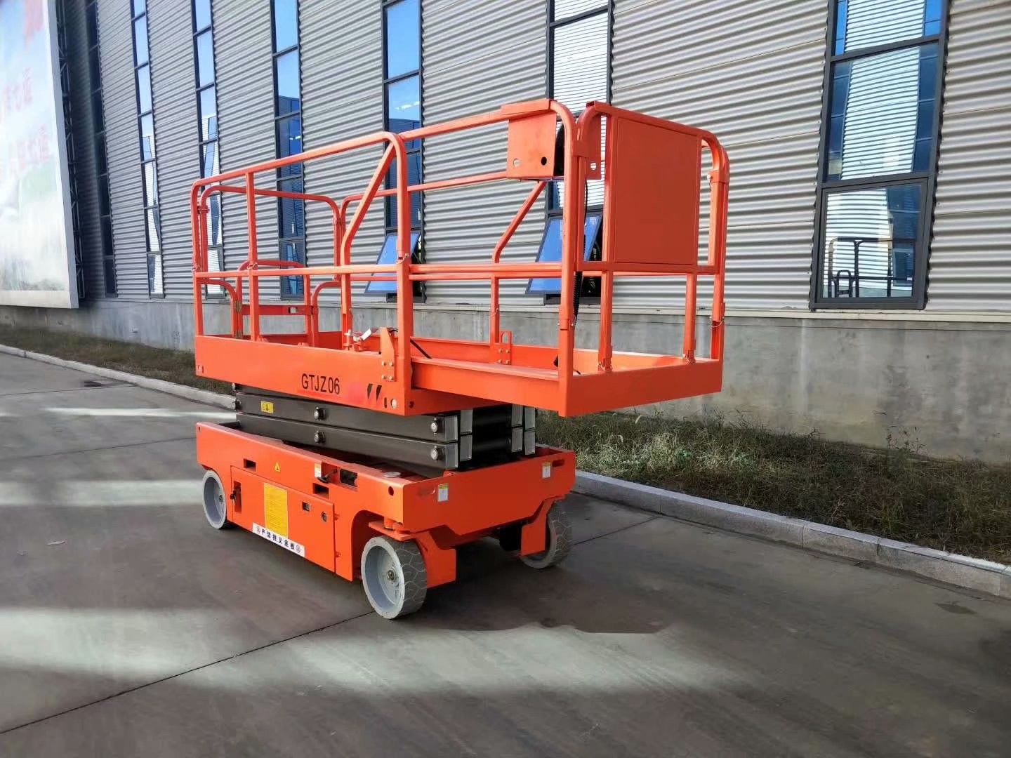 Battery Powered Self Propelled Scissor Lift Platform for Aerial Installation / Maintenance Working