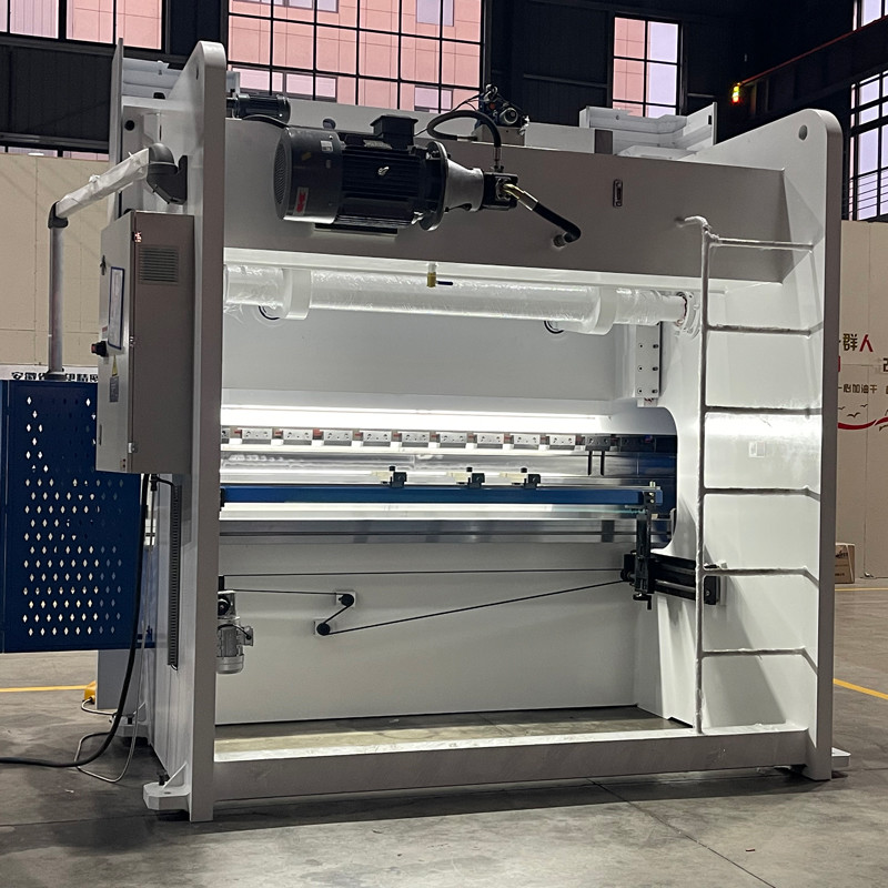 3000KN Single Phase Hydraulic Press Folding Machine With Protection 3200mm Fence Brake Bender