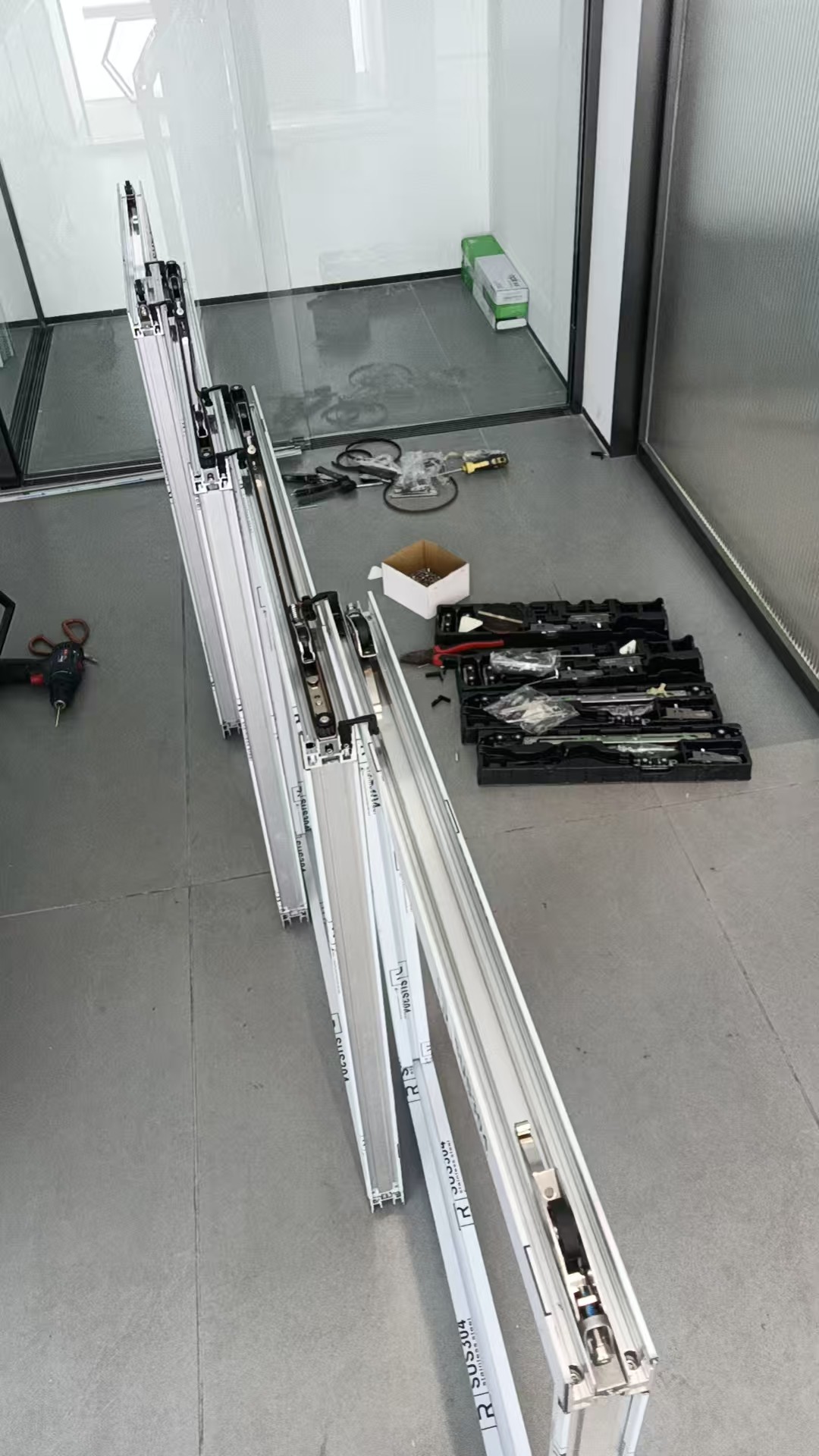 Kitchen Glass Aluminum Alloy Sliding Door Customizable Surface Finished