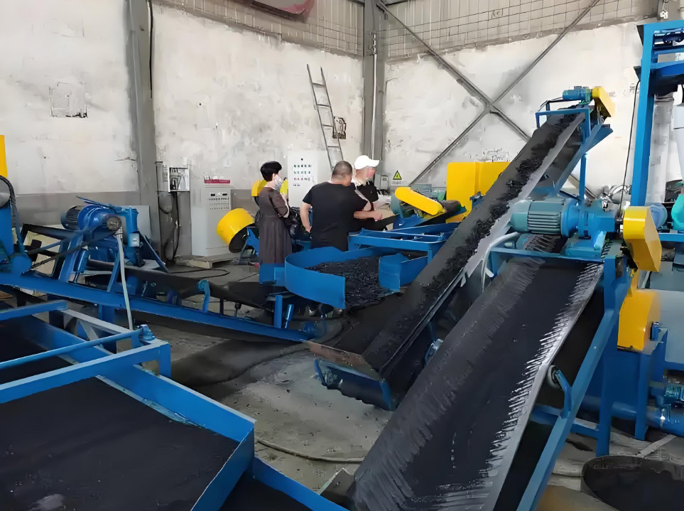 Whole Tire Crusher Recycling Plant Rubber Powder Production Machine