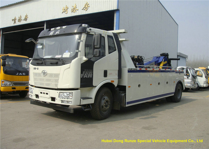Heavy Duty 12 Ton Wrecker Tow Truck For Car Recovery In City Road , Suburb Way