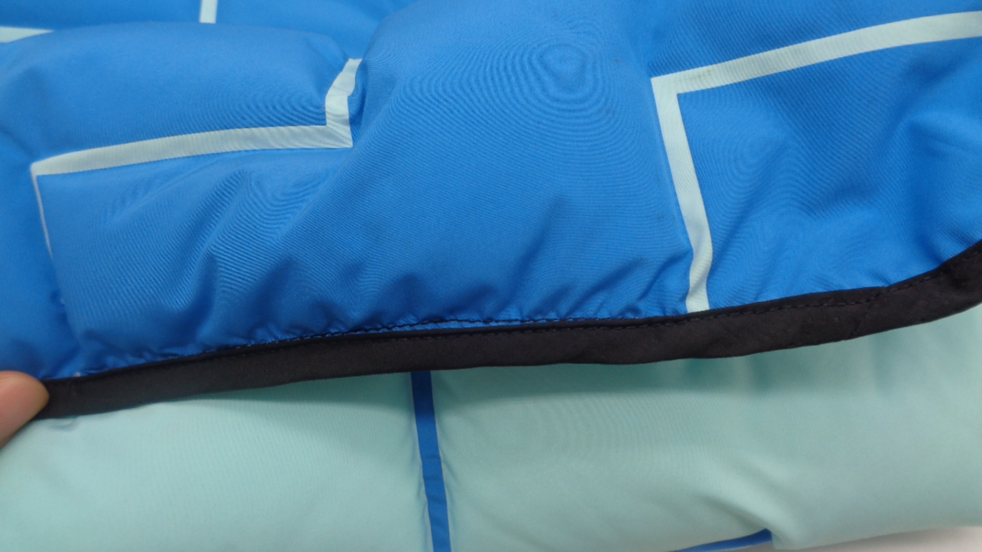 Windproof Dyed Polyester Two Layers Winter Down Jacket Fabric 150Cm 220G