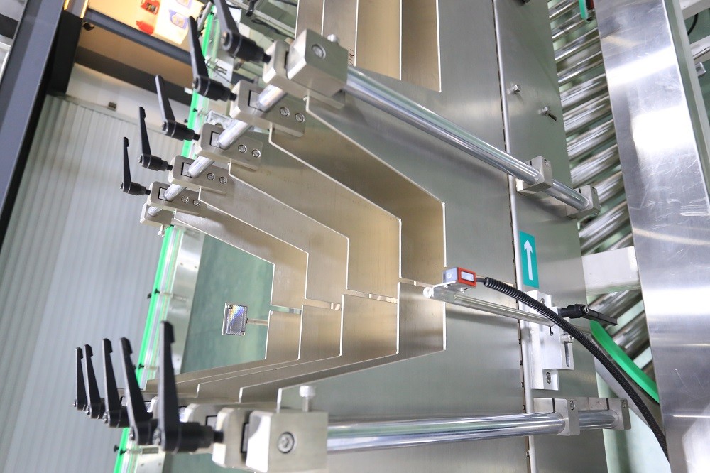 High Speed Chemical Packaging Machine Auto Carton Packing Machine 8-16 Cartons / Minute