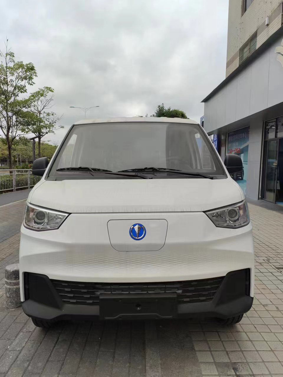 Feidi U6 Electric Mini Vans LED Lighting Leather White Lexus Lx570 Automatic Hybrid Car 7 Seats Manual Cars Left