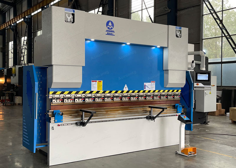 220T Hydraulic Bending Machine WE67K CNC Press Brake Machine Price 3200MM With DA53T 4+1 Axis For Metal Steel Plate