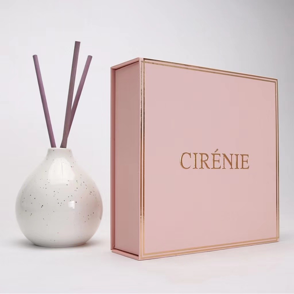 600gsm To 1600gsm Cardboard Gift Packaging Box Flip Top Boxes With Magnetic Closure