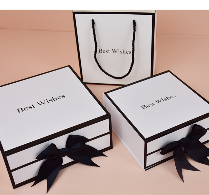 Foldable Paperboard Perfume Wedding Gift Packaging Box With Ribbon Magnetic Closure