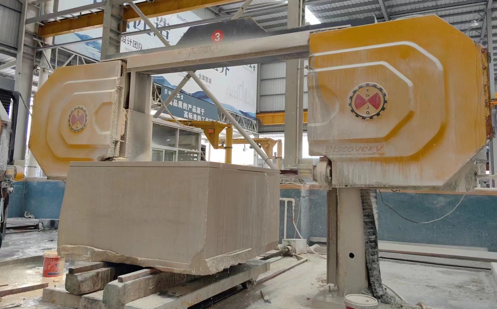 High-Efficiency 4 Axis Single Wire Saw Stone Cutting Solution For Granite , Special Shapes Industrial Applications