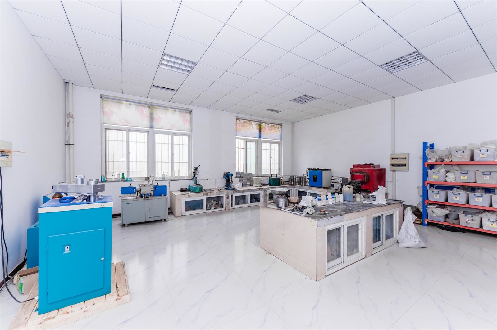 Less Pollution To Glass Melt Resintering Fusion Cast Mullite Refractory Bricks For Glass Furnace