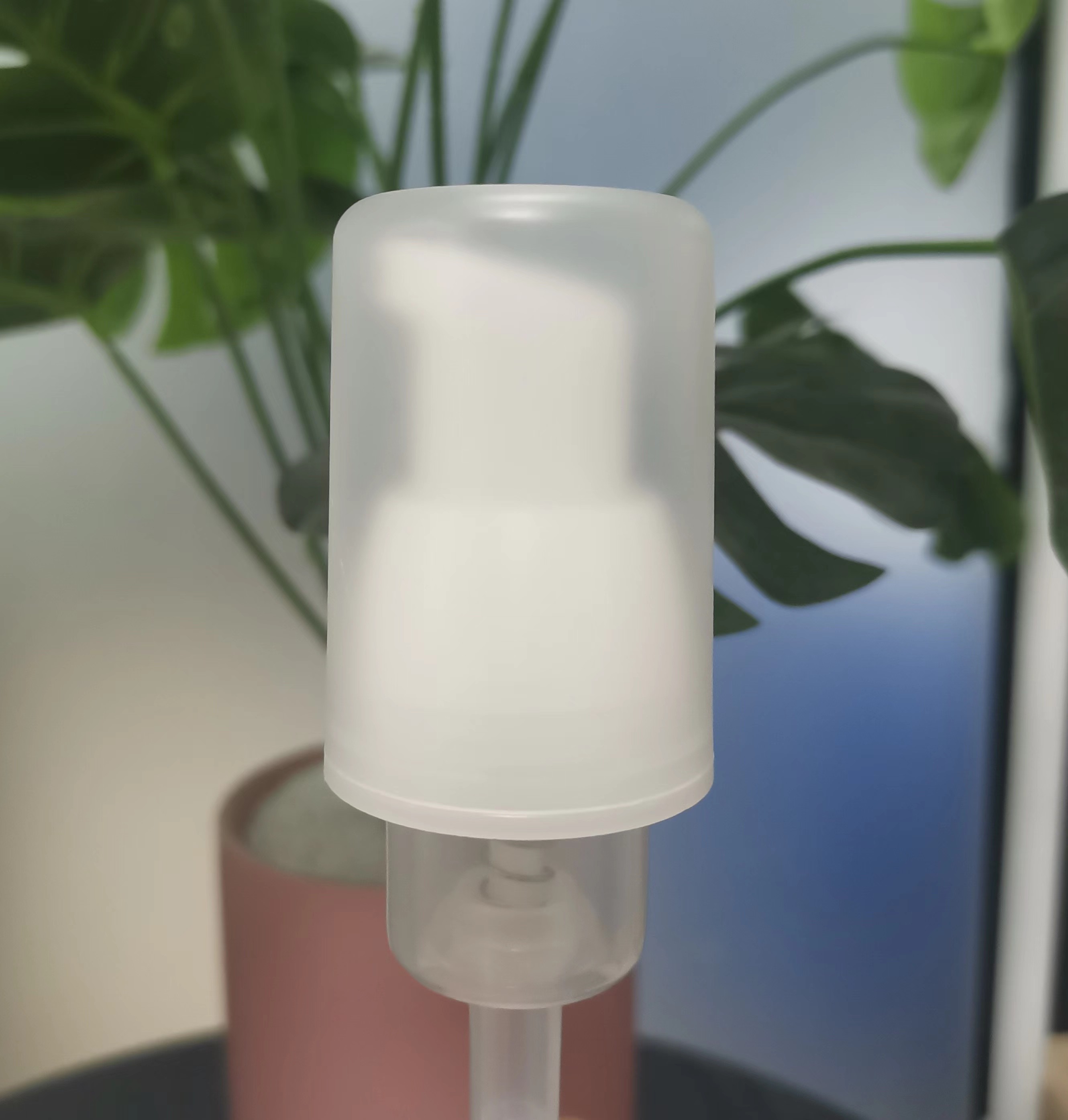 Customizable Pantone Color Smooth Foam Pump Dispenser For 30mm Bottle Transparent Matt