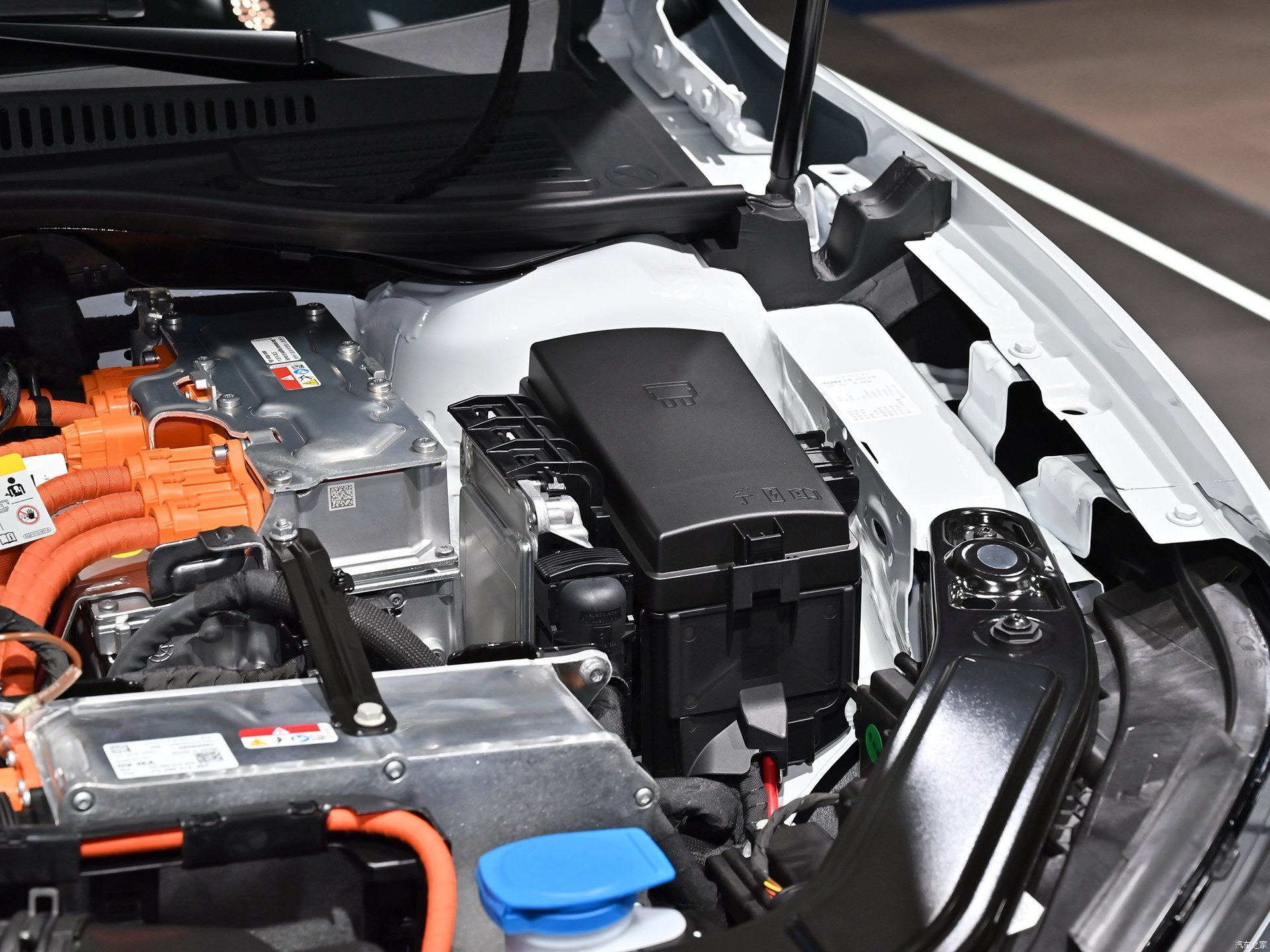 Direct 2023 Version of Volkswa/gen PASS/AT Auto Sedan with Big Space and Automatic Gear Box Left Steering Version Direct