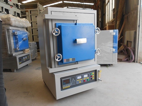 1200C Vacuum Tempering Furnace Energy Saving For Factory New Material Producing