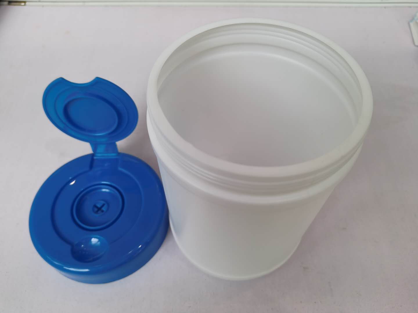 180mm HDPE Cleaning Wipes Bucket Bottle With White Lids