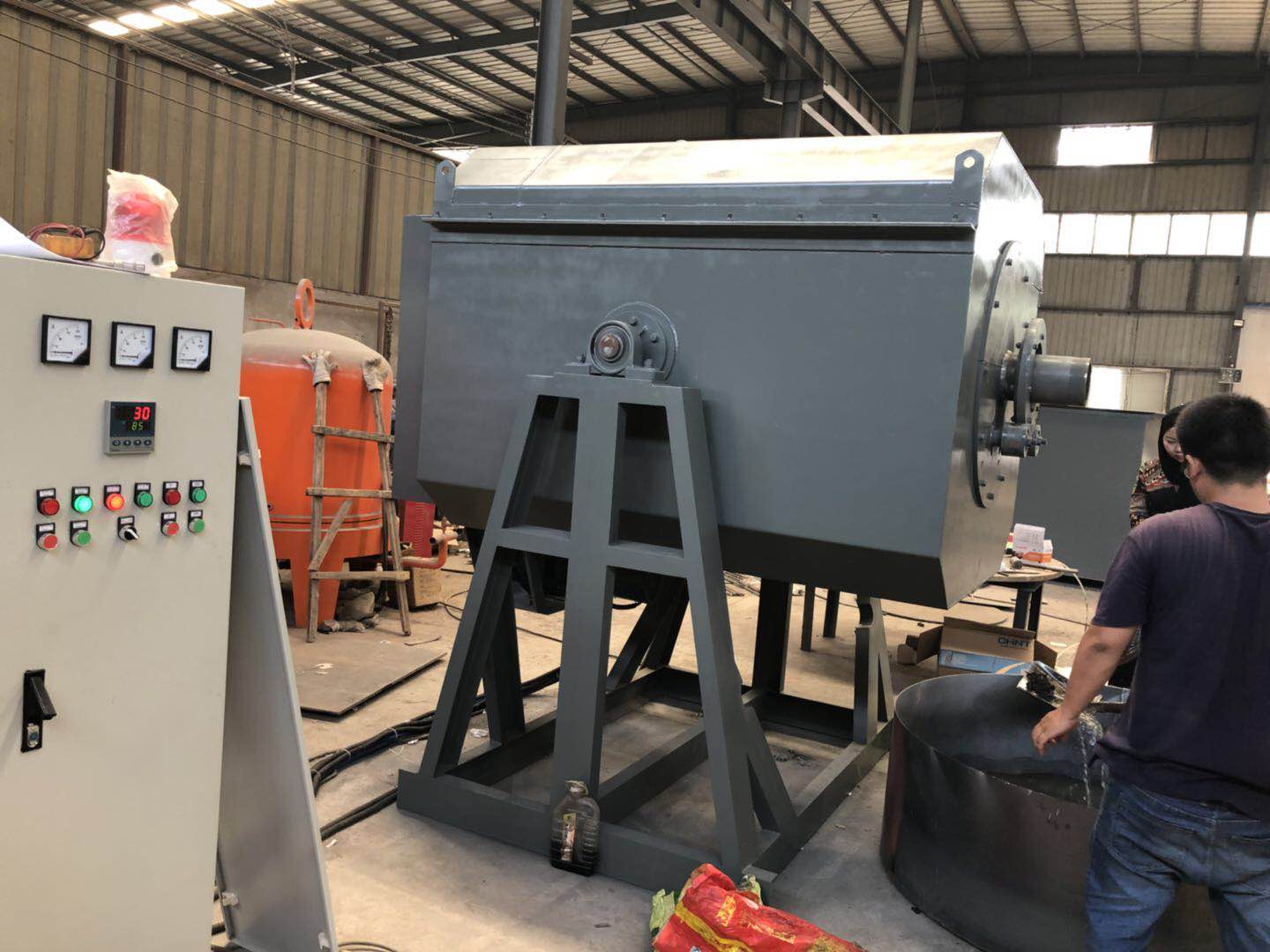 Resistance Heating Furnace Drum Furnace Quenching Hardening Furnace For Screw 150kg