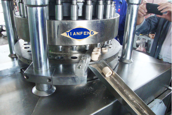 Max. Pressure of 100KN Rotary Tablet Press Machine for Ceramic Crucible