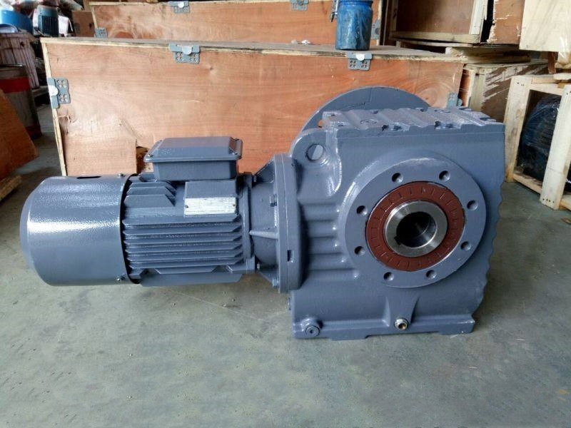 K47 Series Transmission Helical Gear Reducer Parallel Shaft 280 Rpm