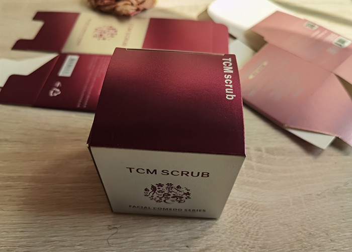 Custom printing Korea silver cardboard paper frosted UV cosmetics packaging box