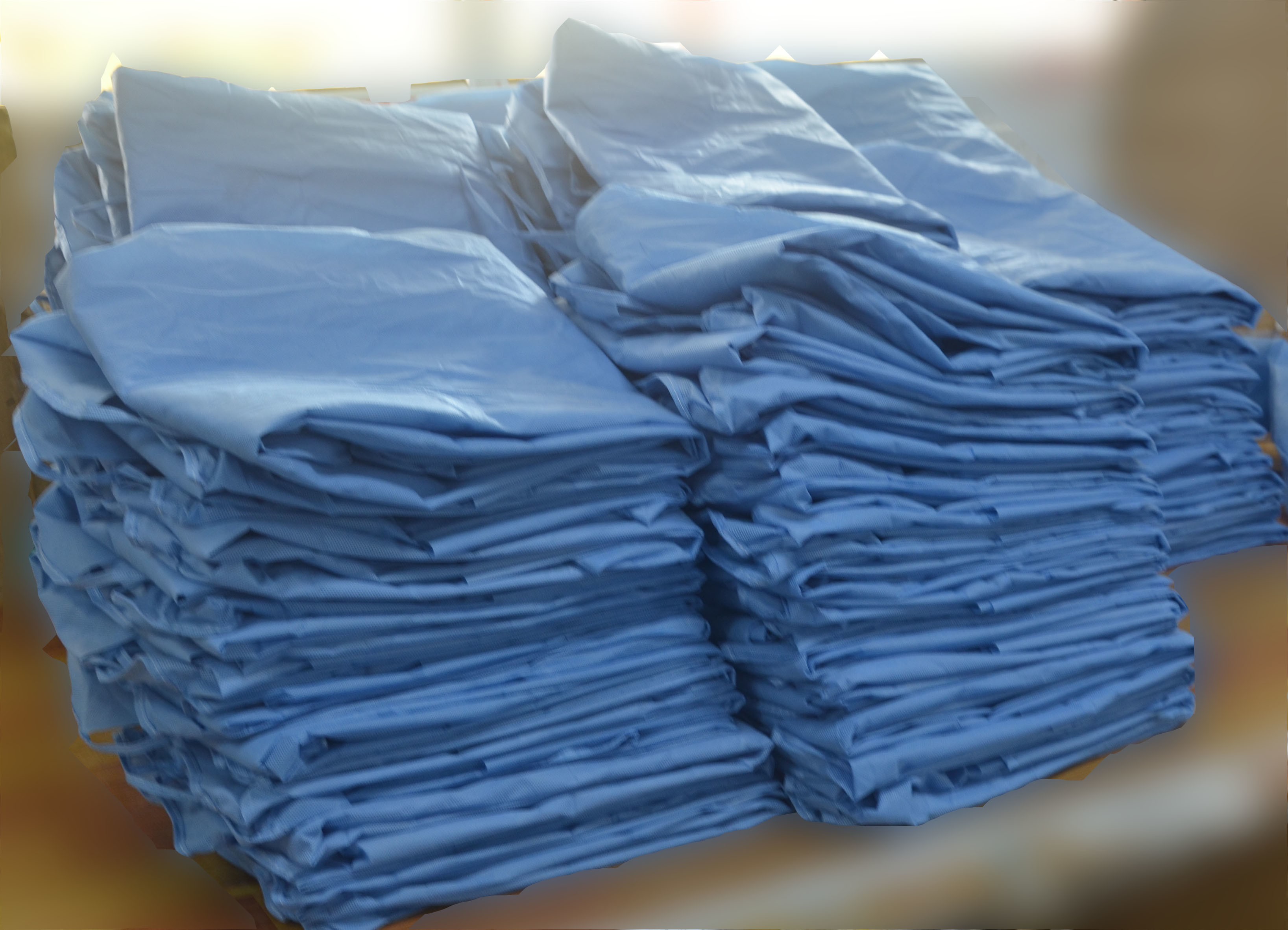 Breathable PP Non Woven XL Disposable Surgical Gown for Medical Workers