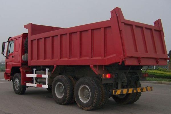 Howo A7 diesel tipper dump truck A7W cabin with 12R20 tires red color and heavy end tipping