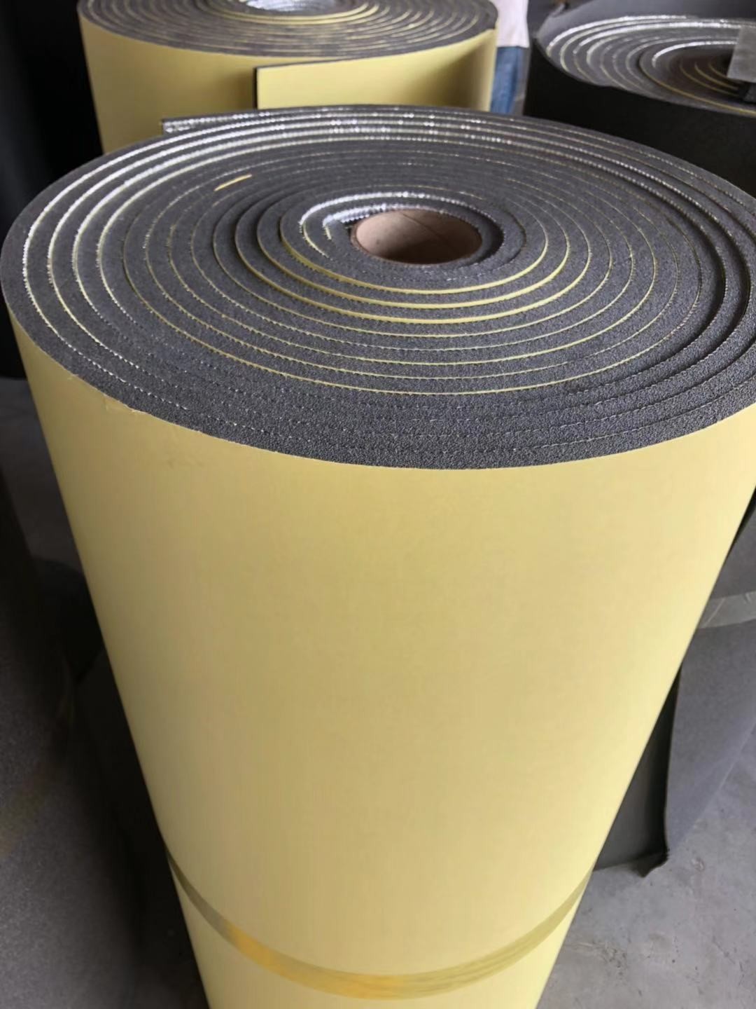 Class B1 Fire Resistant Flexible Thermal Insulation Foam 96-97% Reflectivity Sheets or Rolls