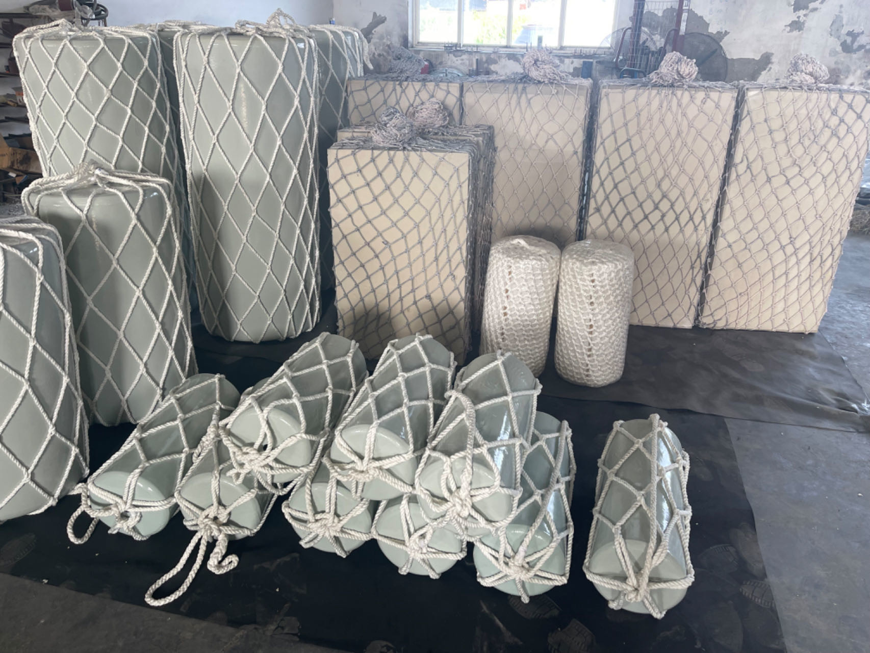 High Density Polyurethane Foam Fender 150%-300% Elongation Foam Filled Fenders