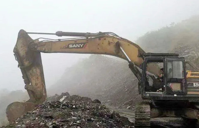 Middle Size SY205 Used SANY Excavators 118kw Rated Power Mitsubishi 4M50 Engine
