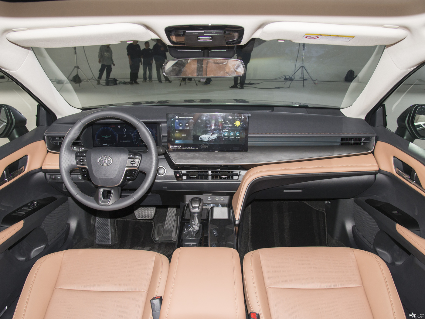 2024 Toyota Camry 2.0G Luxury Edition LHD 5-Seater Gasoline Sedan Auto Leather Seats Stock ABS Yes Displacement 1.5-2.0L