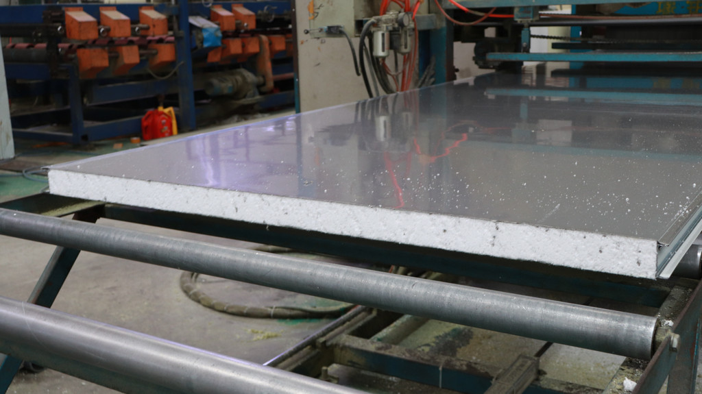 Light Weight Board Manufactures Cheap EPS Sandwich Panel Wall And Roof Price